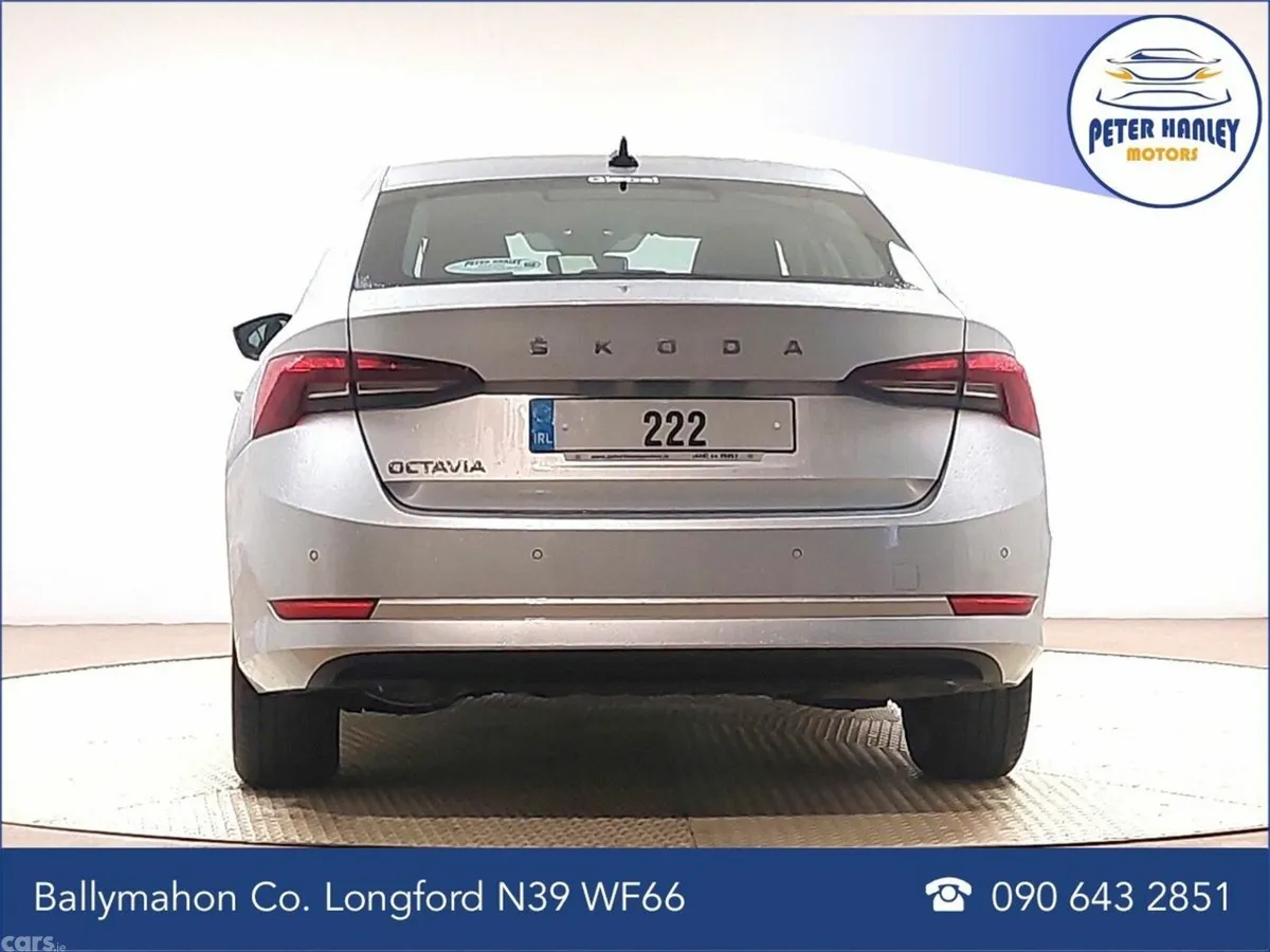 Skoda Octavia Hatchback, Diesel, 2022, Silver