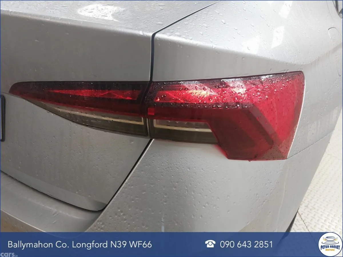Skoda Octavia Hatchback, Diesel, 2022, Silver