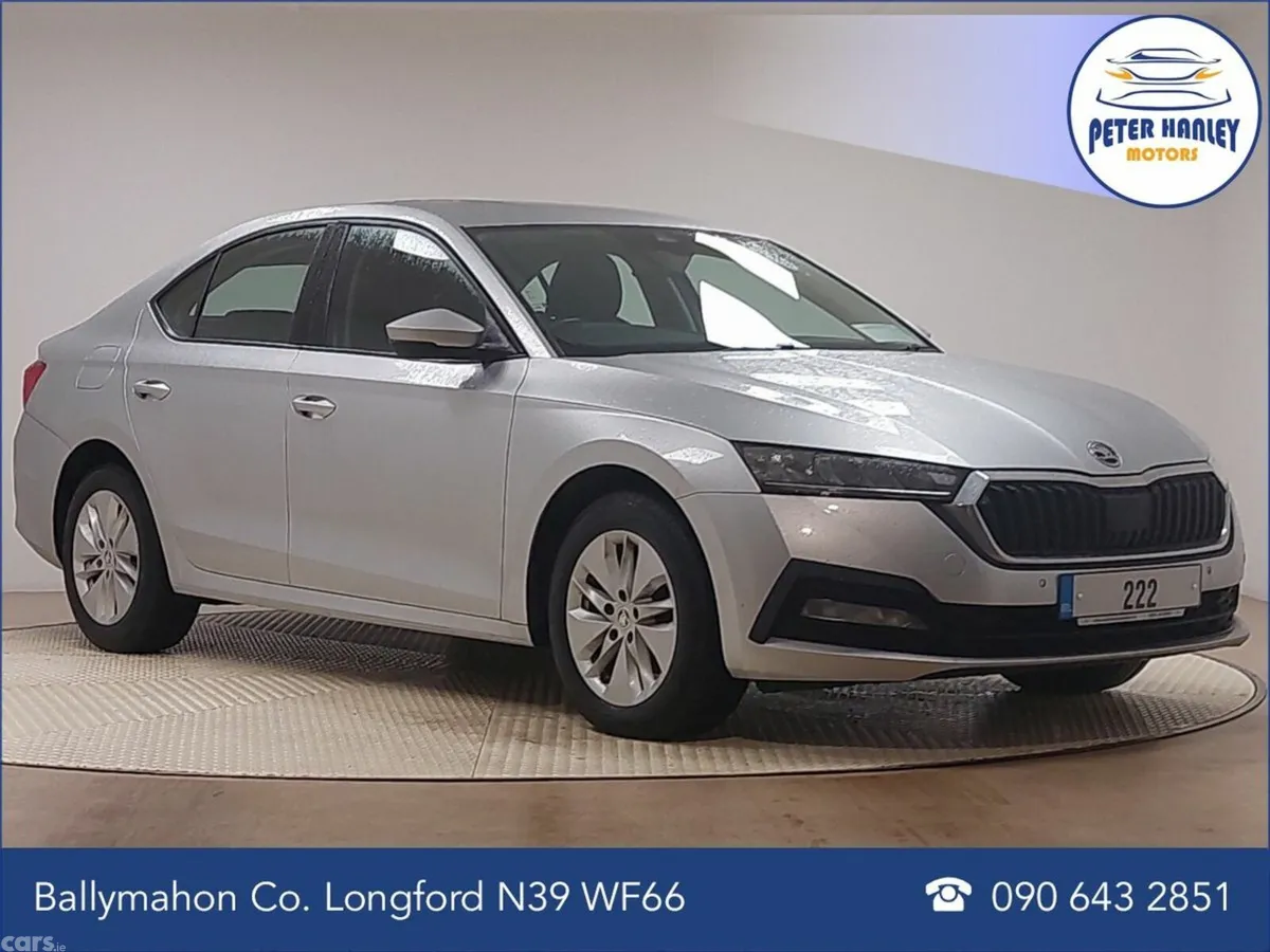 Skoda Octavia Hatchback, Diesel, 2022, Silver