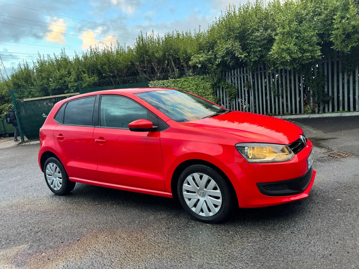 Volkswagen Polo Hatchback, Petrol, 2013, Red
