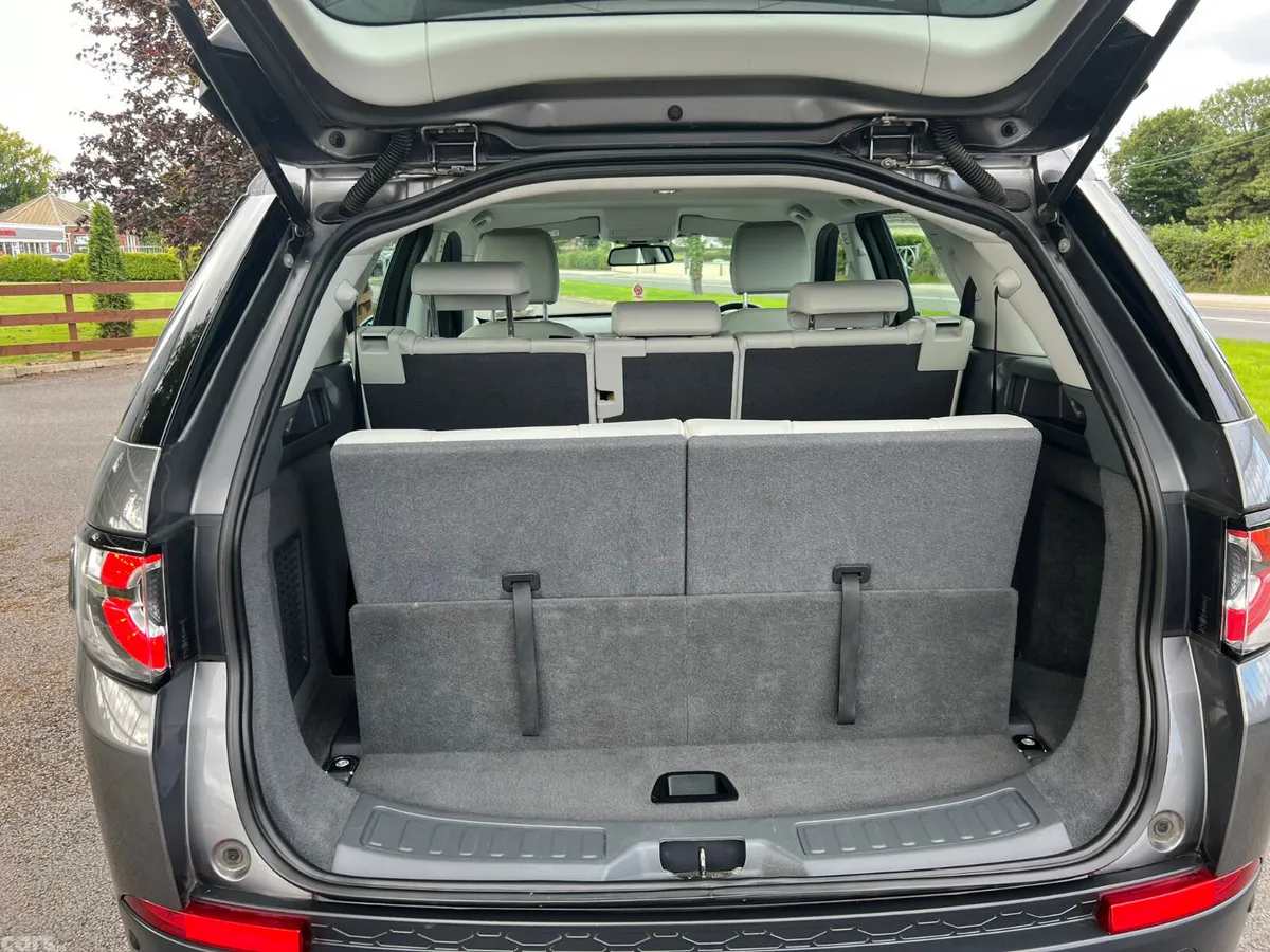 Land Rover Discovery SUV, Diesel, 2018, Grey