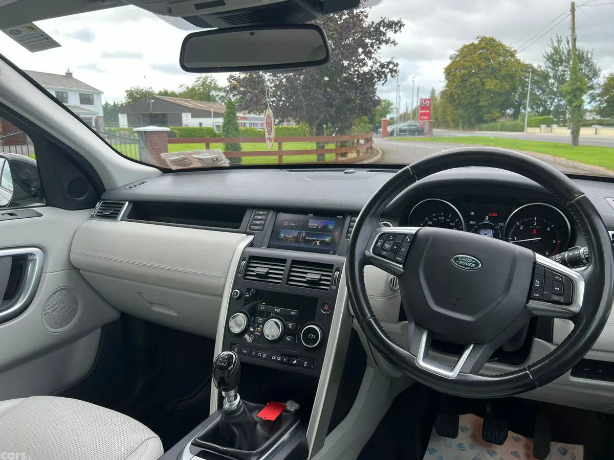 Land Rover Discovery SUV, Diesel, 2018, Grey