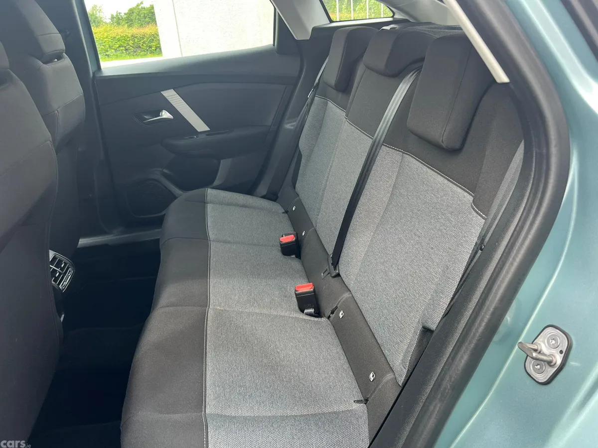 Citroen C4 Hatchback, Petrol, 2023, Blue