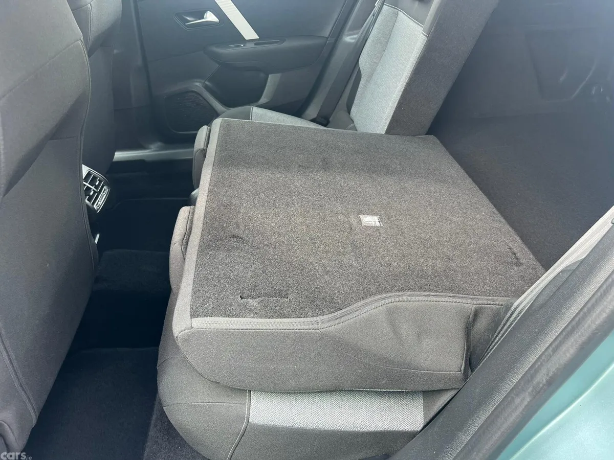 Citroen C4 Hatchback, Petrol, 2023, Blue