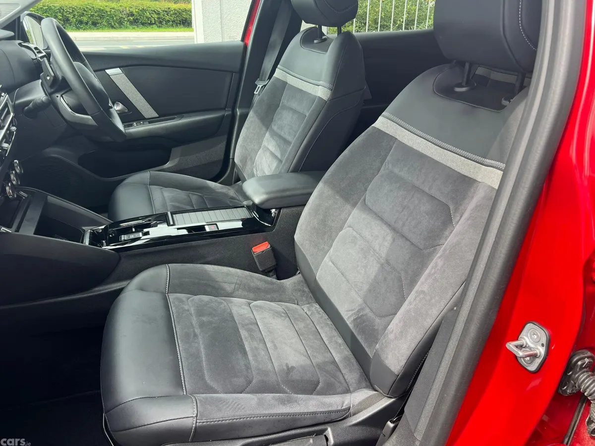 Citroen C4 X Saloon, Diesel, 2024, Red