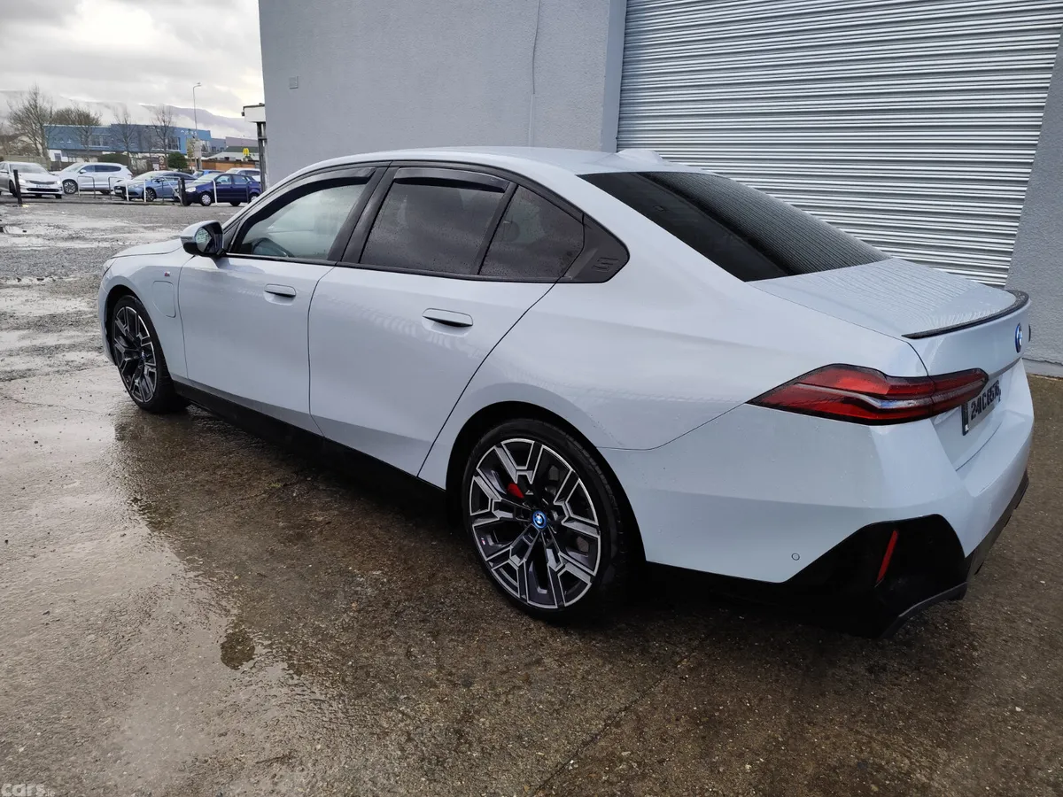 BMW 5-Series Saloon, Petrol Plug-in Hybrid, 2024, Grey