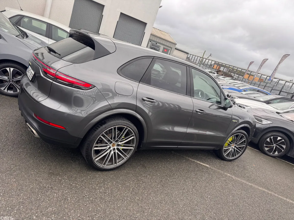 Porsche Cayenne SUV, Petrol Plug-in Hybrid, 2020, Grey