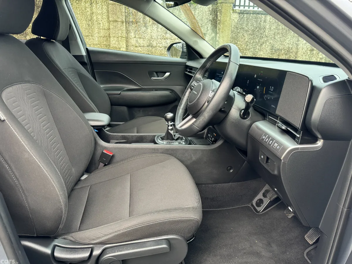 Hyundai KONA MPV, Petrol, 2024, Grey