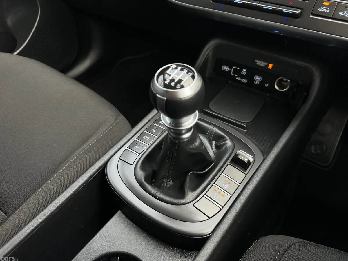 Hyundai KONA MPV, Petrol, 2024, Grey