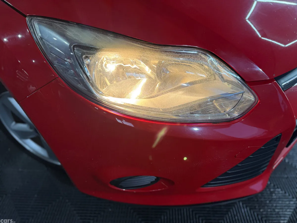 Ford Focus Hatchback, Diesel, 2011, Red