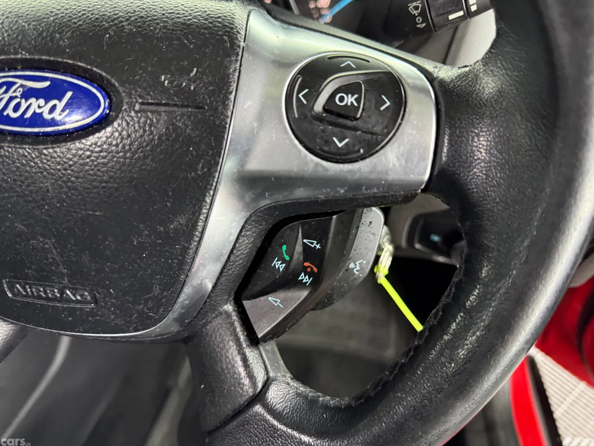 Ford Focus Hatchback, Diesel, 2011, Red