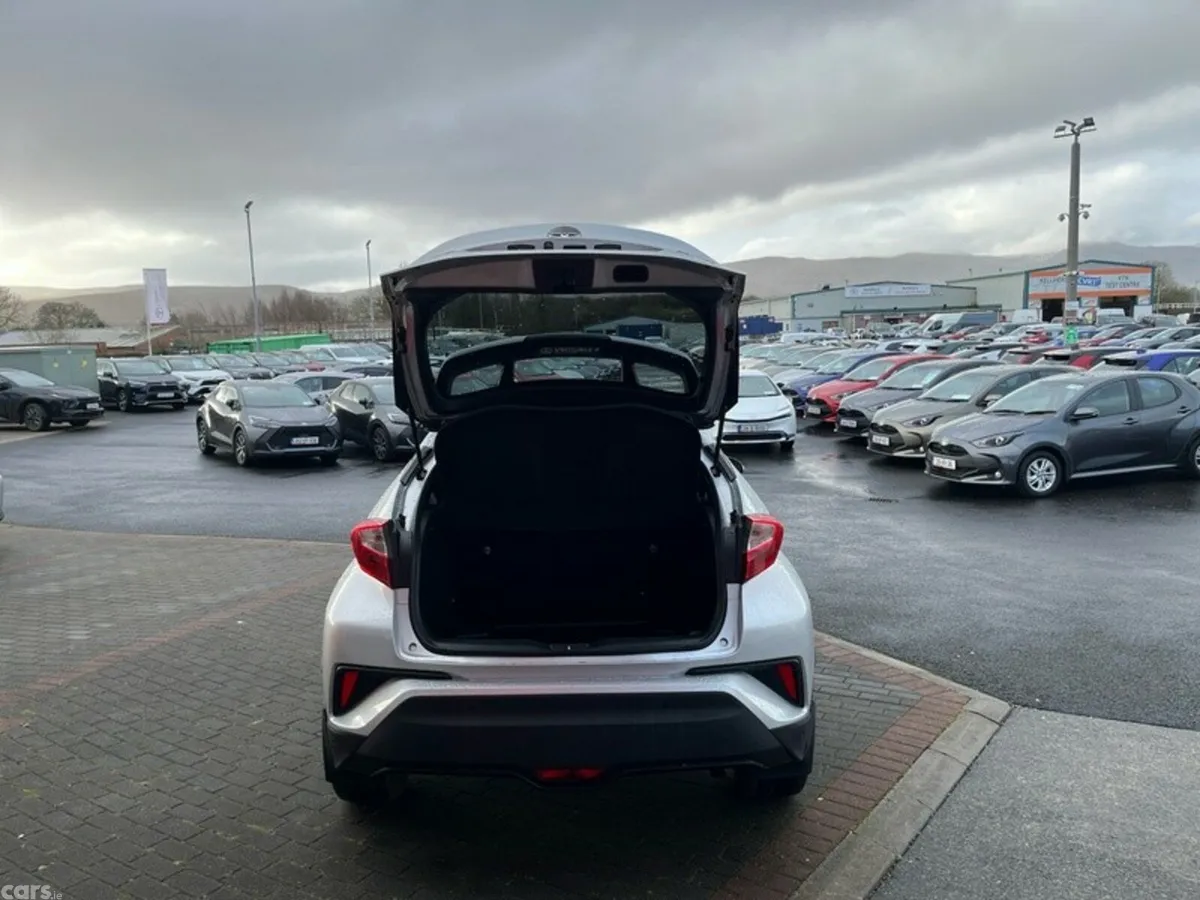 Toyota C-HR SUV, Petrol Hybrid, 2017, Silver