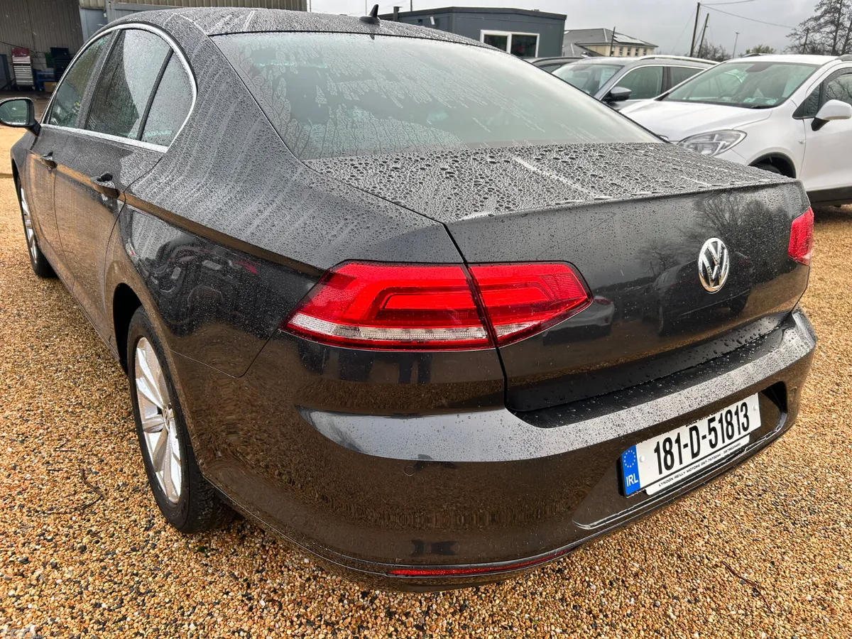 Volkswagen Passat Saloon, Diesel, 2018, Grey