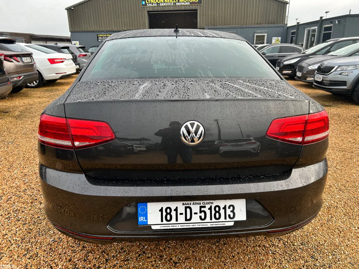 Volkswagen Passat Saloon, Diesel, 2018, Grey