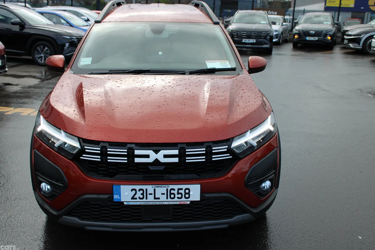 Dacia Jogger MPV, Petrol, 2023, Brown