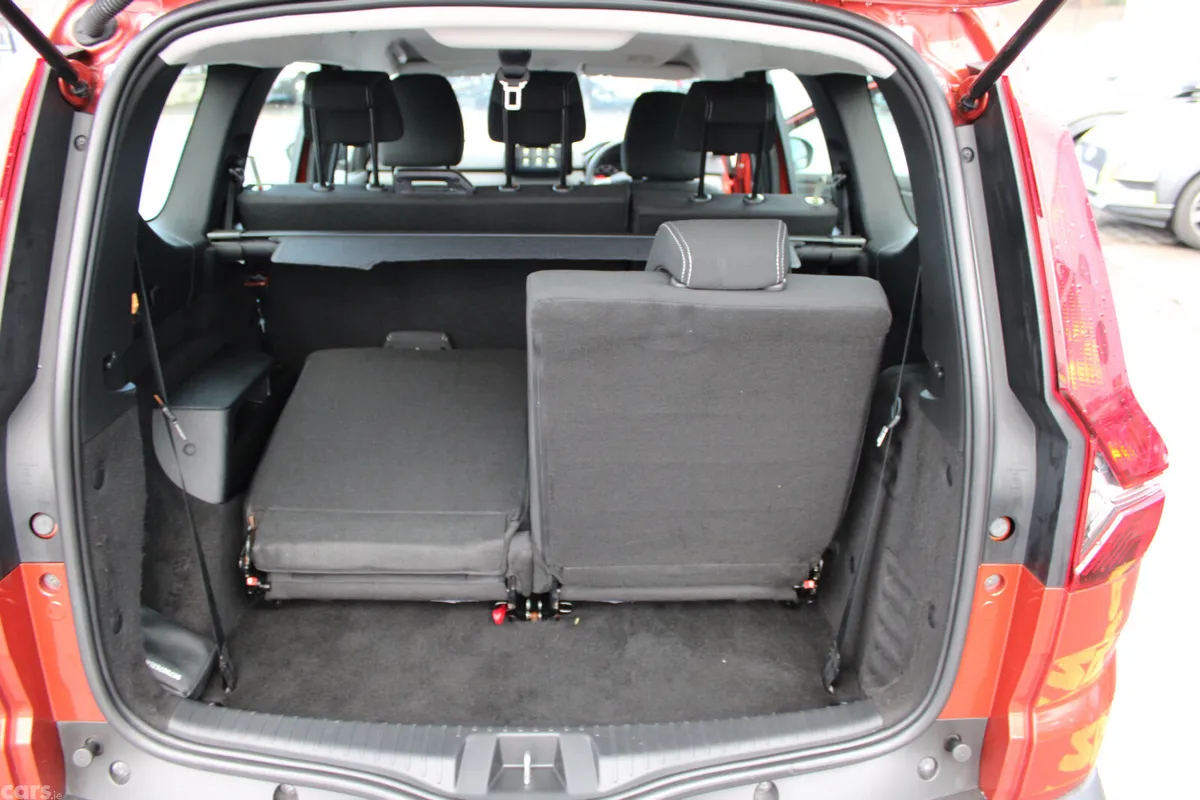 Dacia Jogger MPV, Petrol, 2023, Brown