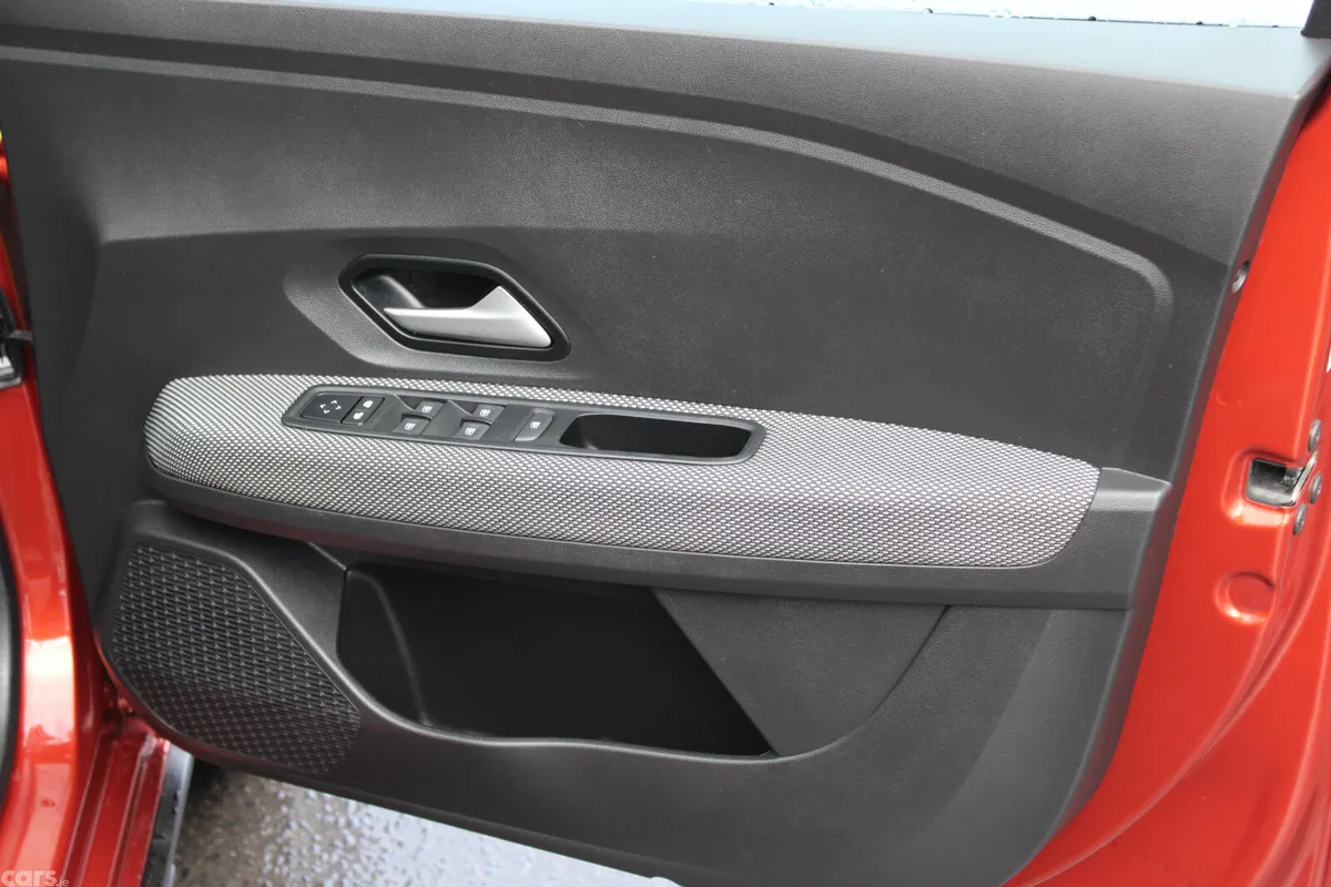 Dacia Jogger MPV, Petrol, 2023, Brown