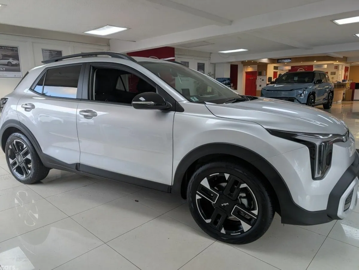 Kia Stonic Hatchback, Petrol, 2027, Silver