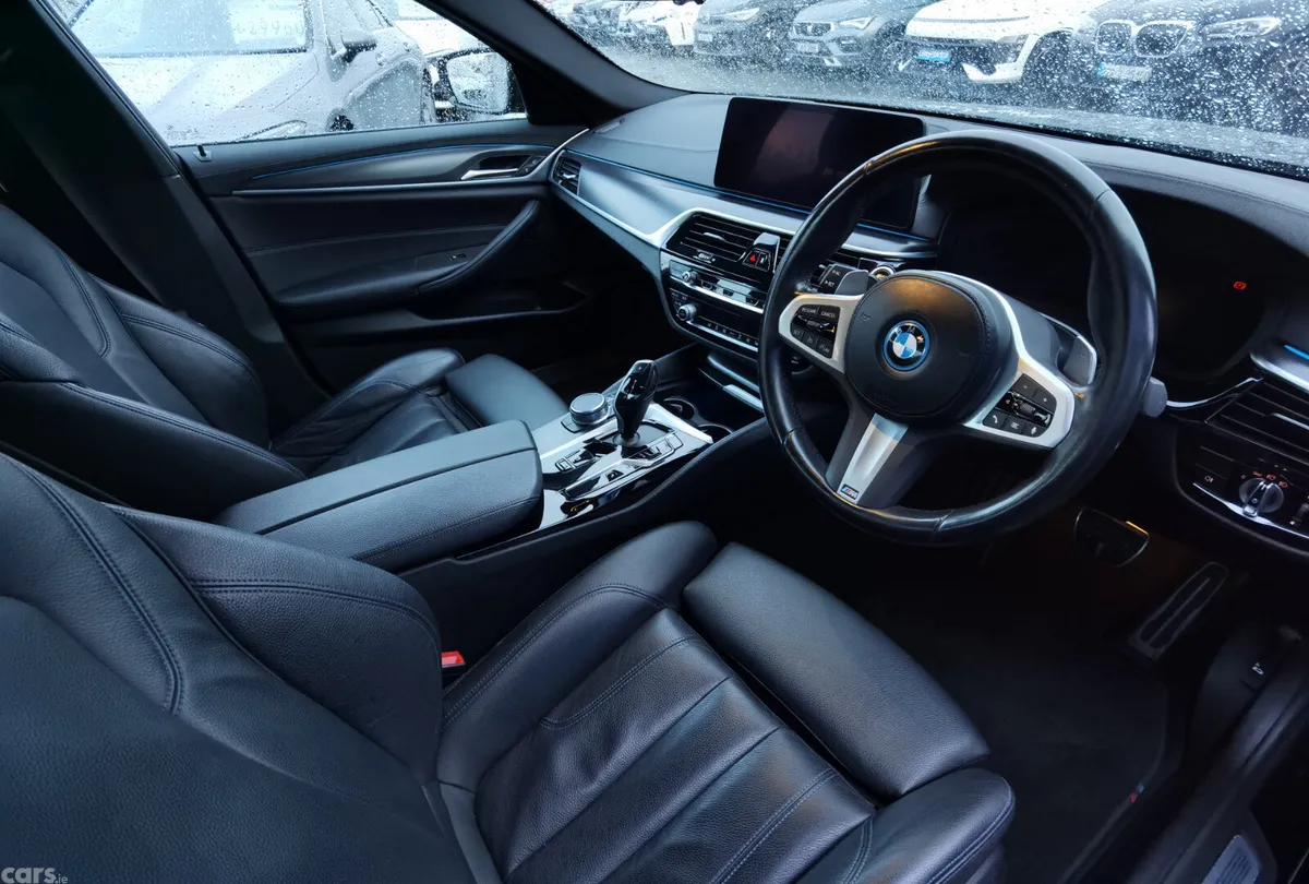 BMW 5-Series Saloon, Petrol Plug-in Hybrid, 2022, Black