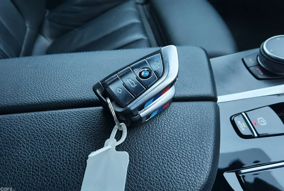 BMW 5-Series Saloon, Petrol Plug-in Hybrid, 2022, Black