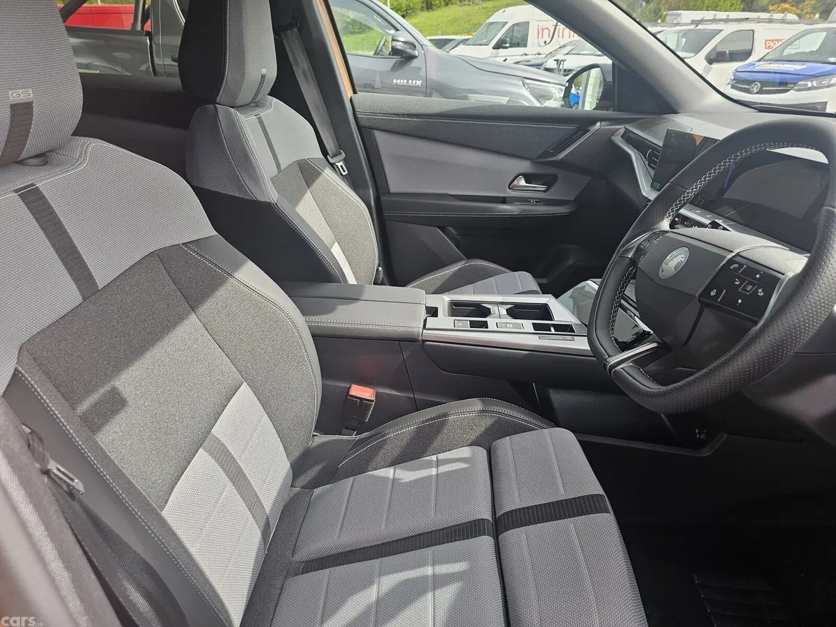 Vauxhall Grandland Hatchback, Electric, 2026, 
