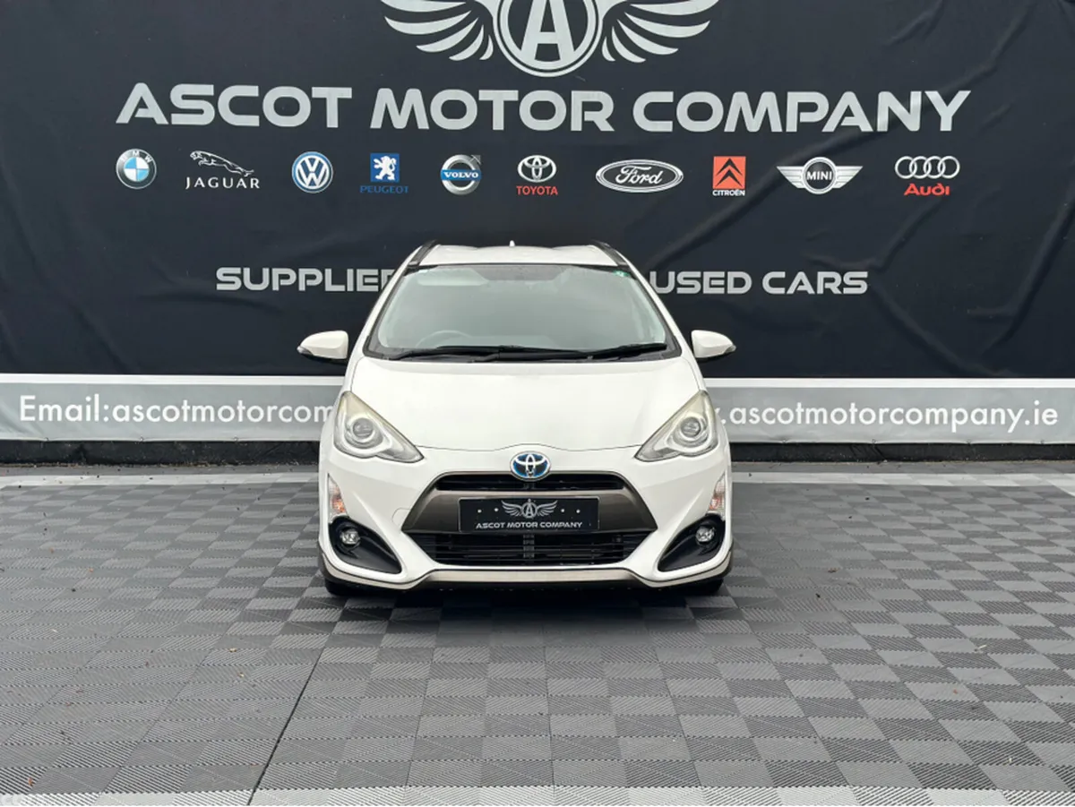 Toyota Aqua Hatchback, Gas, 2015, White