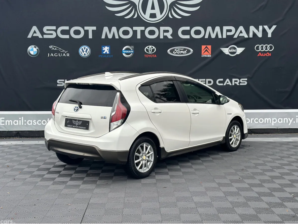 Toyota Aqua Hatchback, Gas, 2015, White