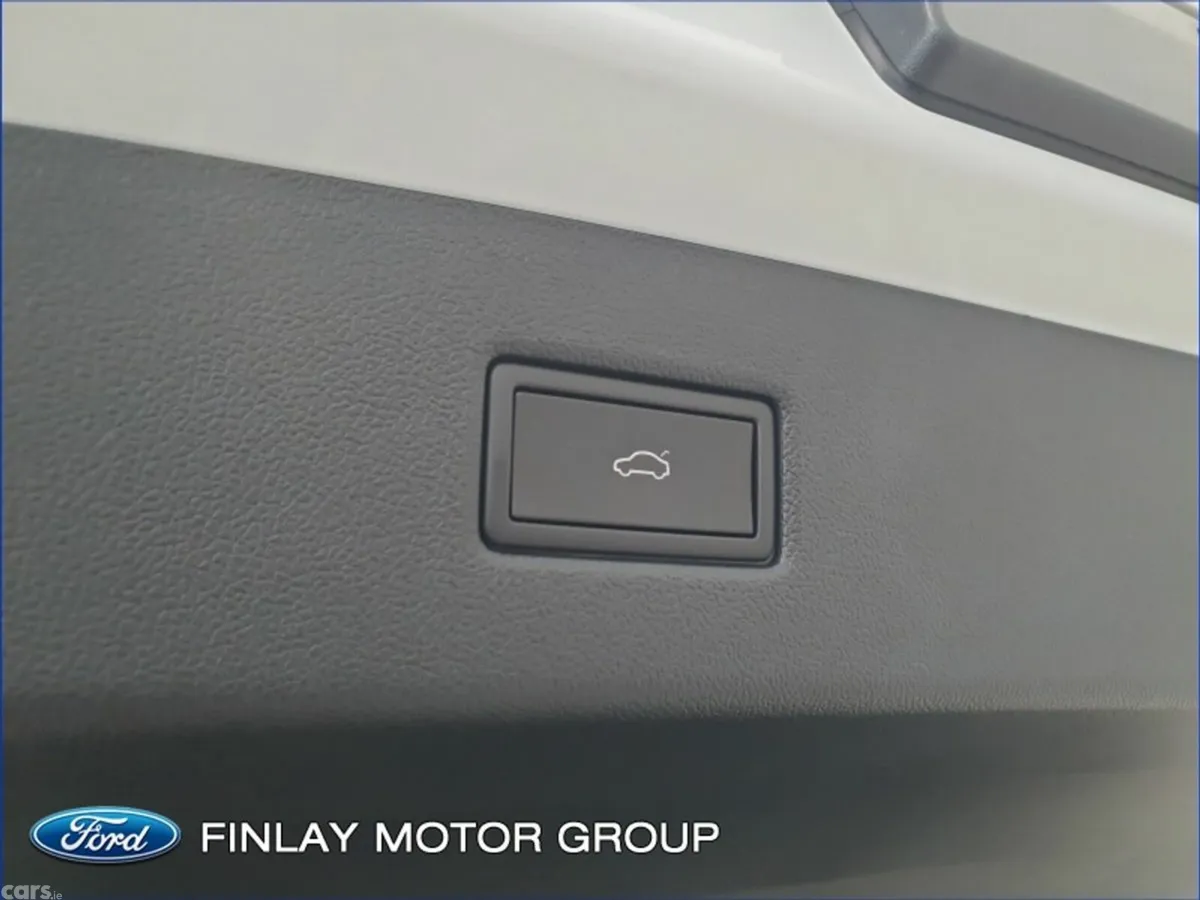 Ford Explorer MPV, Electric, 2025, White