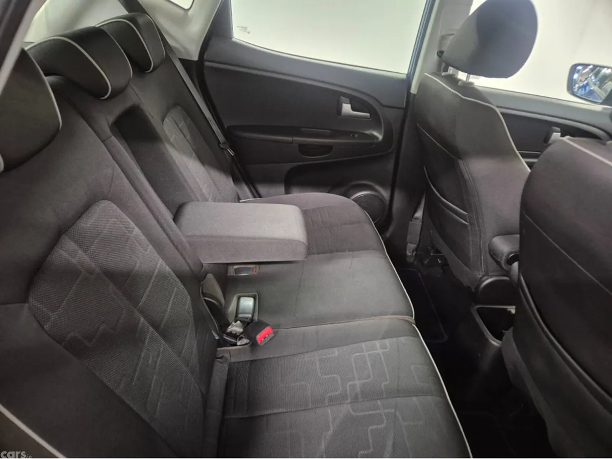 Kia Venga MPV, Diesel, 2015, Blue