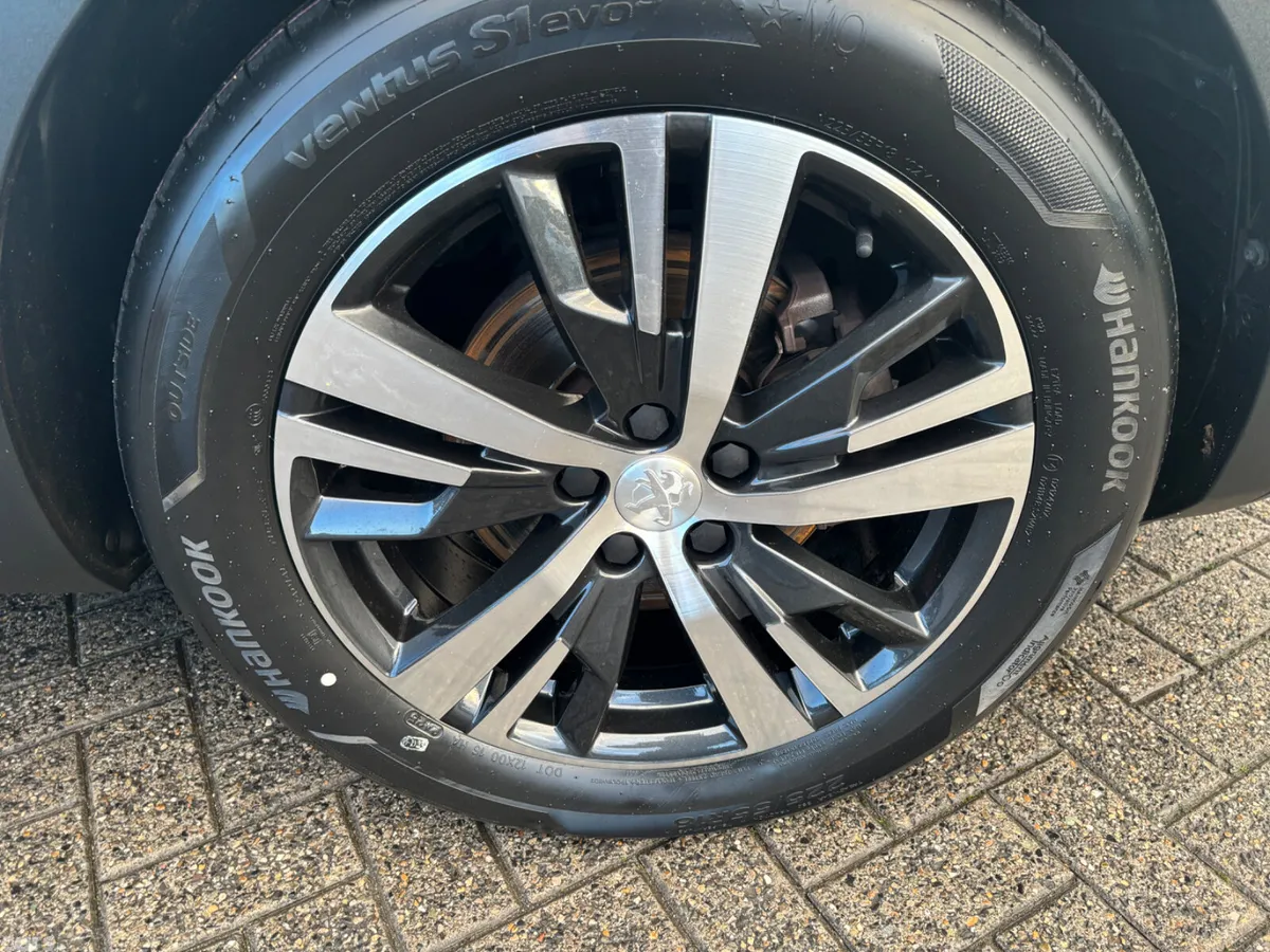 Peugeot 3008 MPV, Petrol, 2019, White