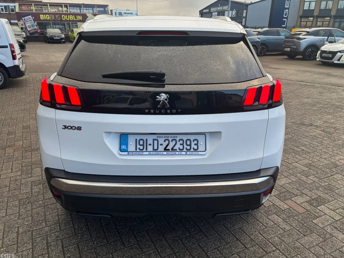 Peugeot 3008 MPV, Petrol, 2019, White