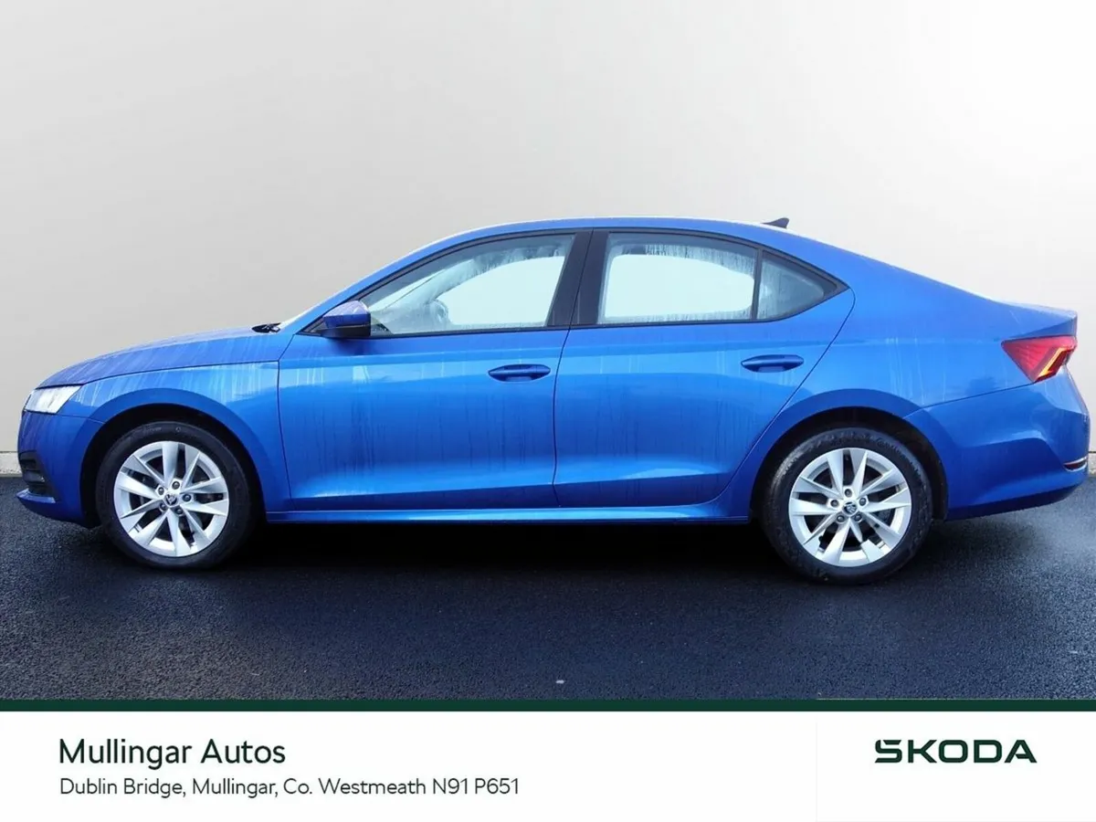 Skoda Octavia Saloon, Diesel, 2024, Blue