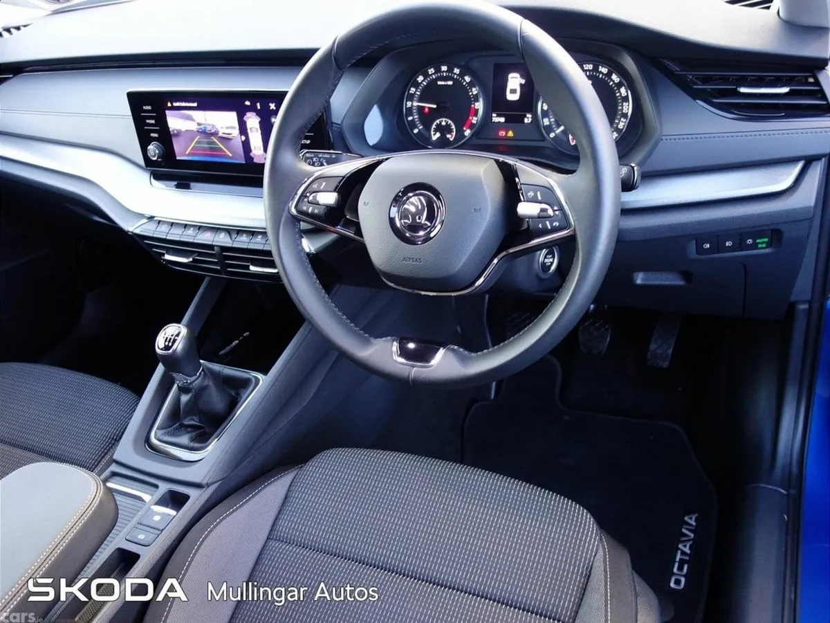 Skoda Octavia Saloon, Diesel, 2024, Blue