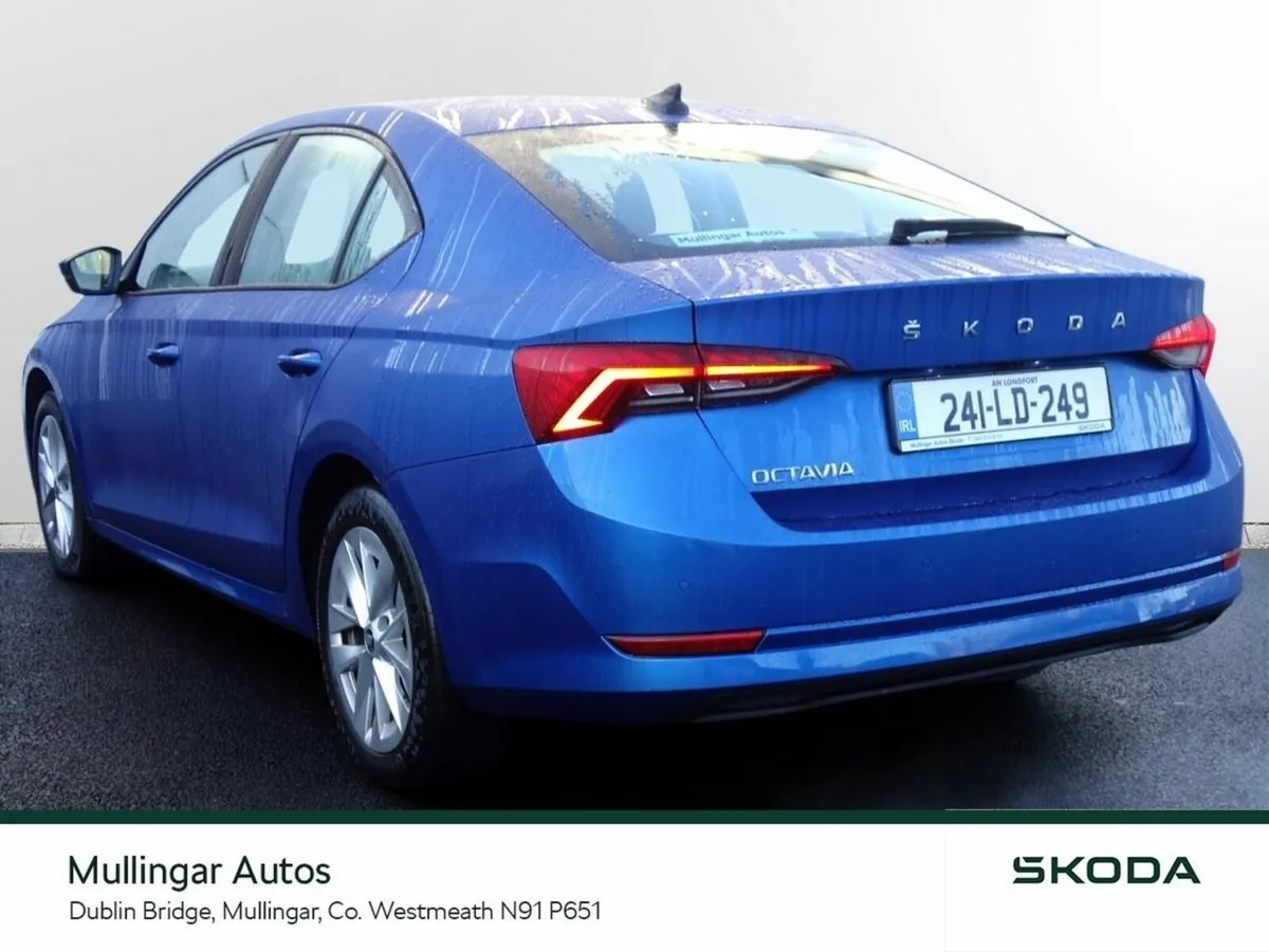Skoda Octavia Saloon, Diesel, 2024, Blue