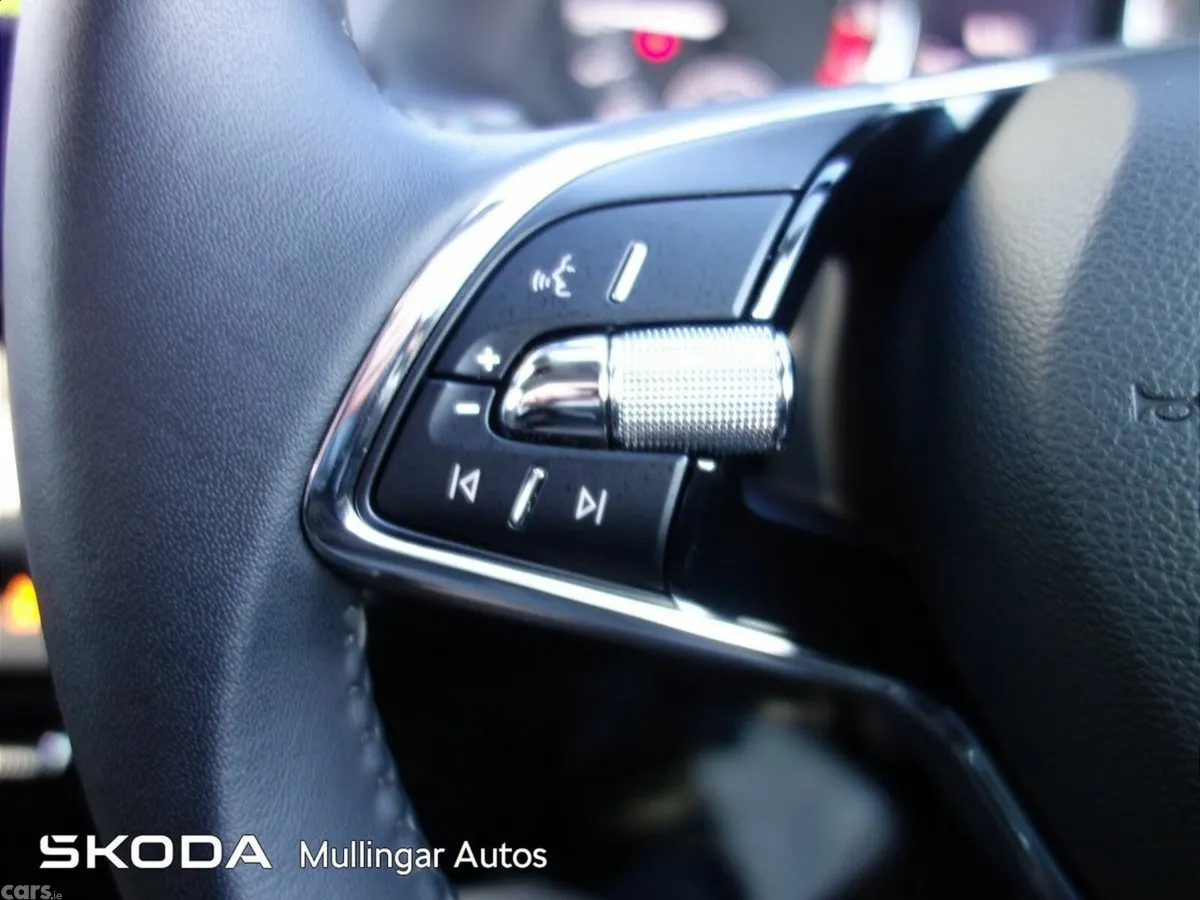Skoda Octavia Saloon, Diesel, 2024, Blue