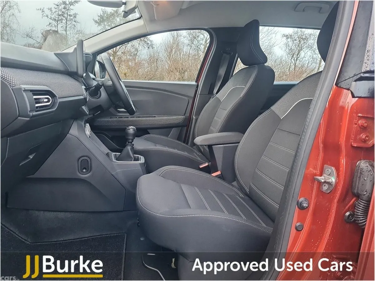 Dacia Jogger MPV, Petrol, 2024, Brown