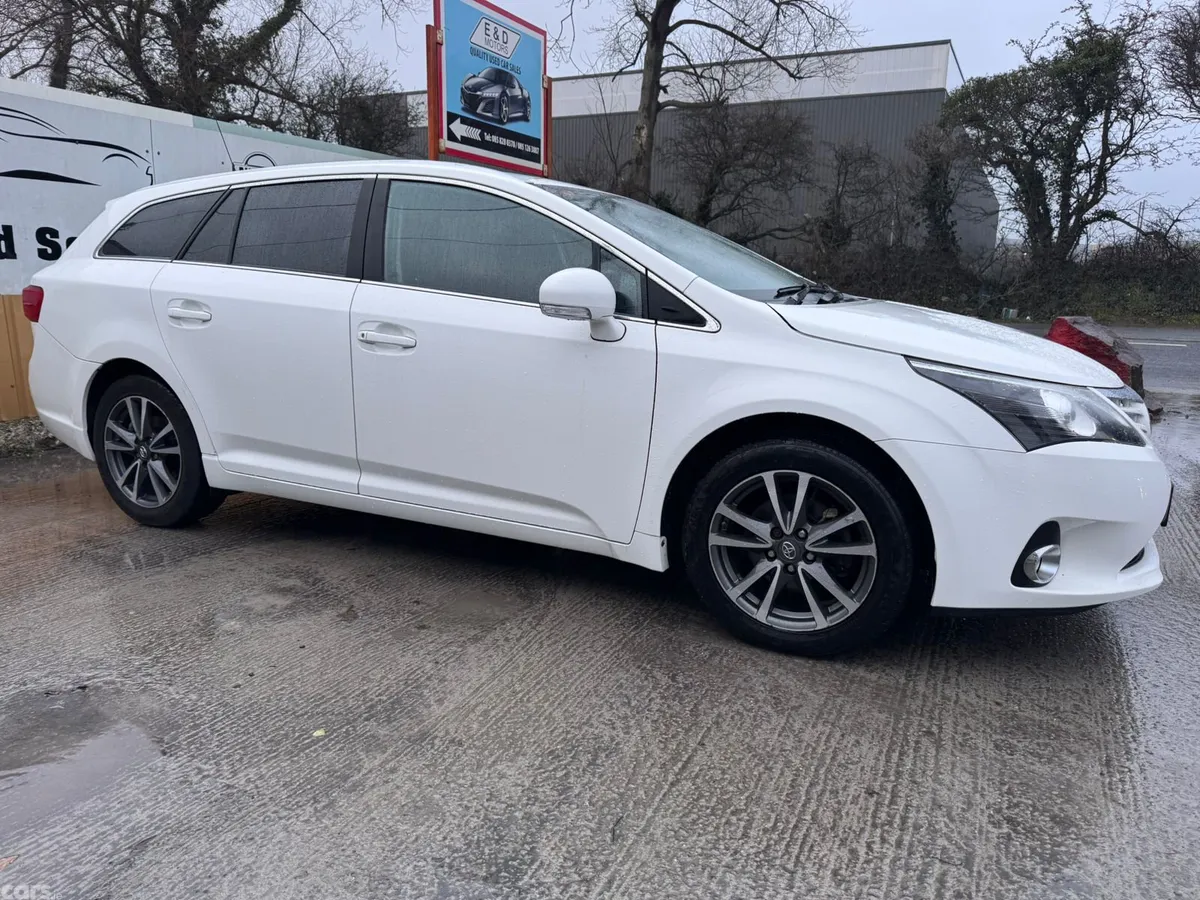 Toyota Avensis Estate, Diesel, 2015, White