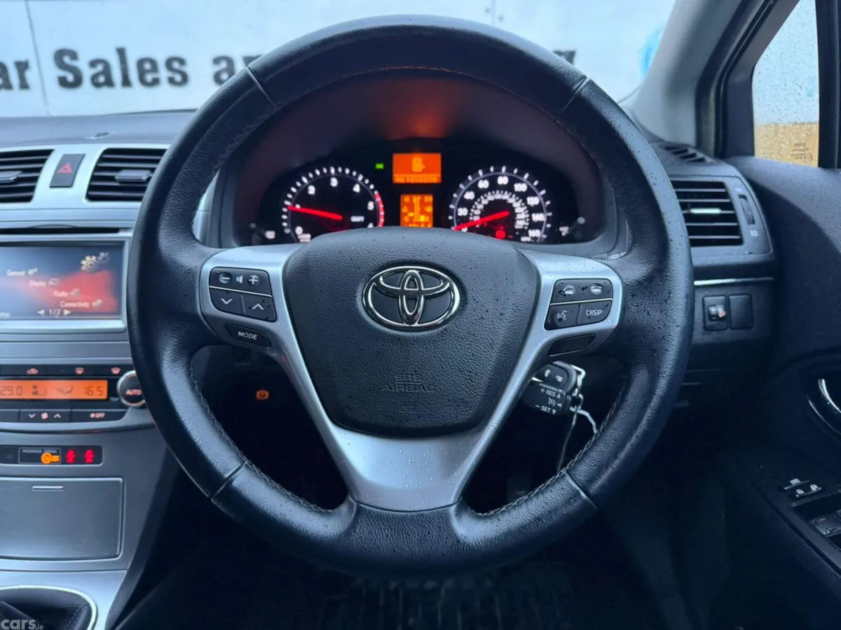 Toyota Avensis Estate, Diesel, 2015, White