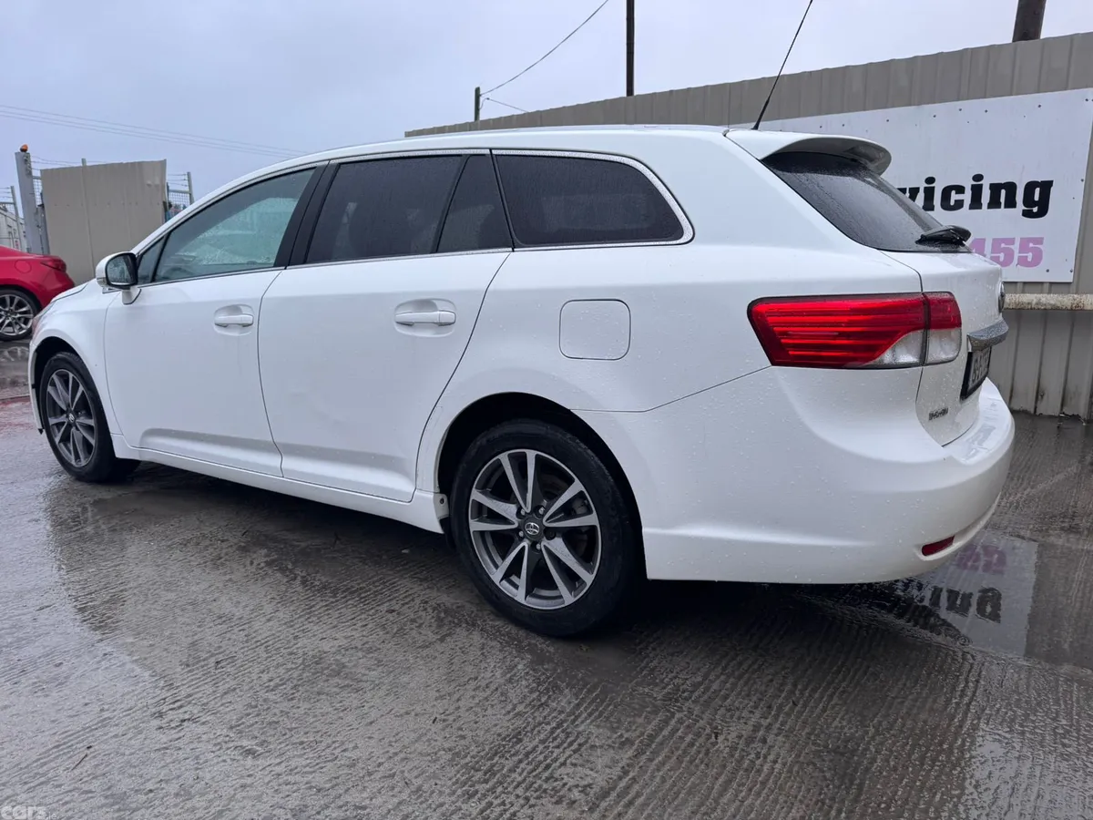 Toyota Avensis Estate, Diesel, 2015, White