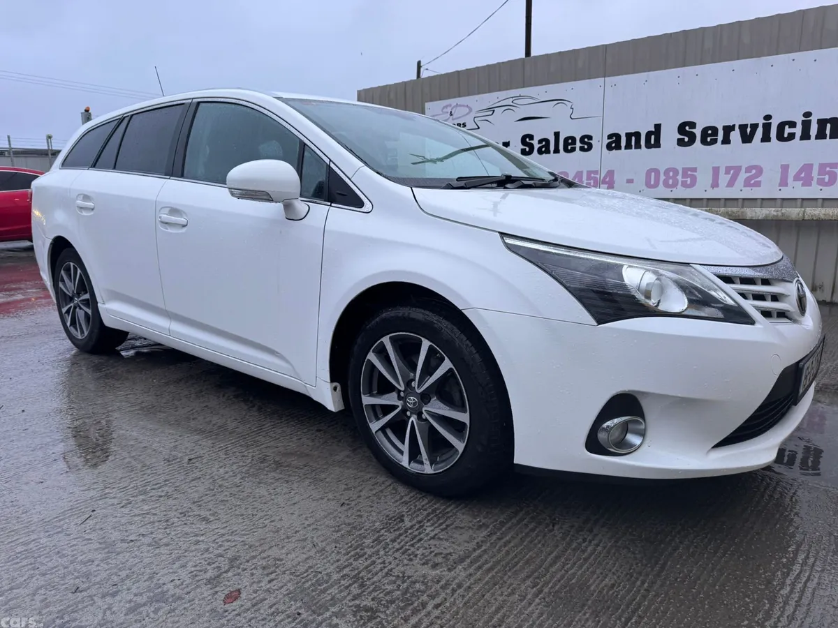 Toyota Avensis Estate, Diesel, 2015, White