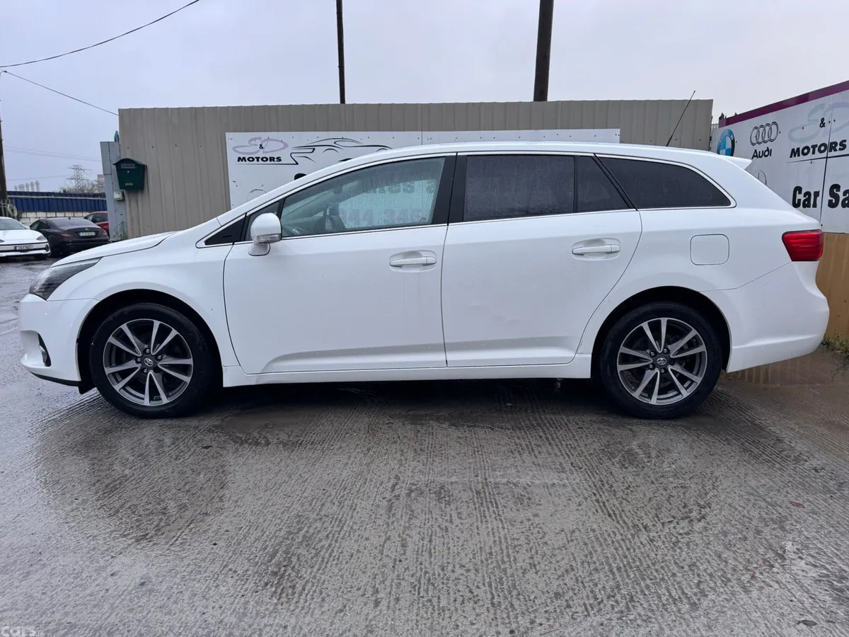 Toyota Avensis Estate, Diesel, 2015, White