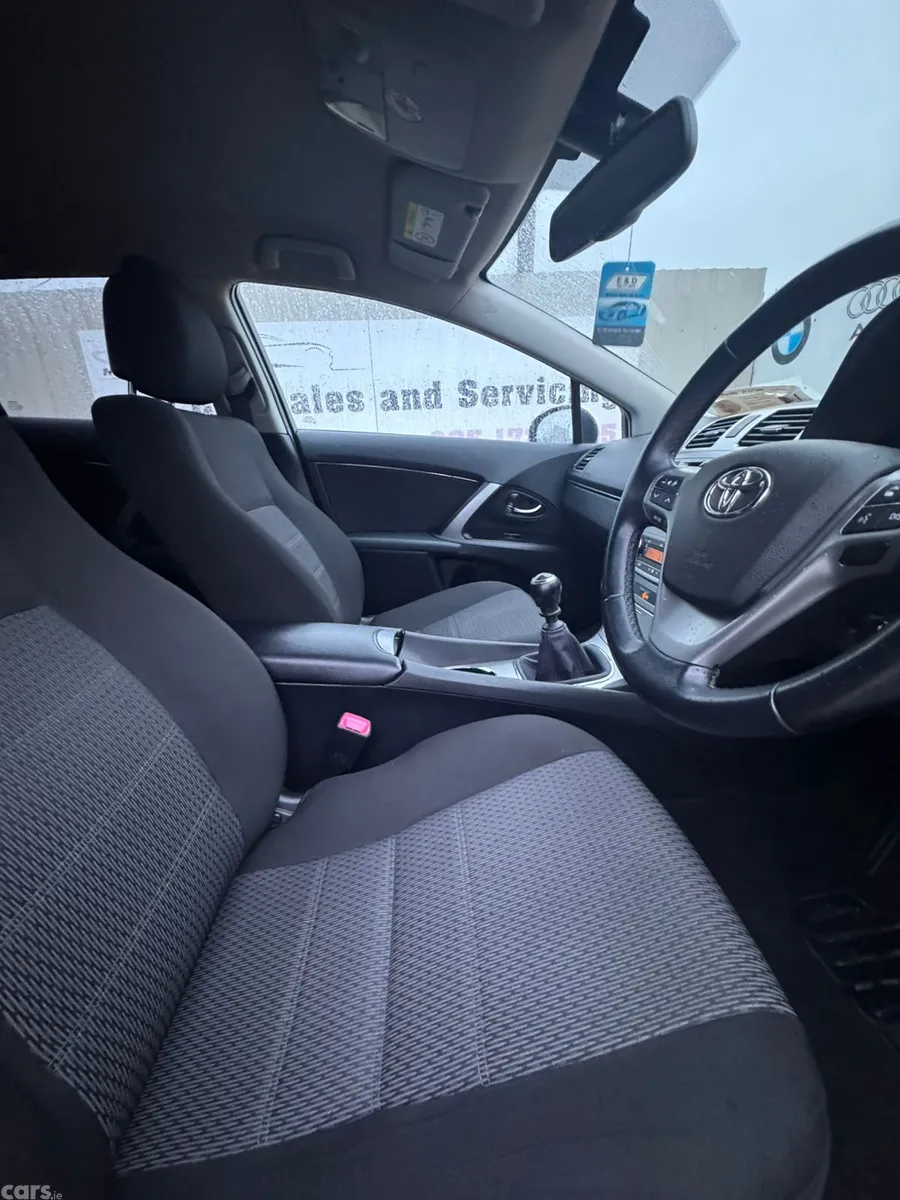 Toyota Avensis Estate, Diesel, 2015, White