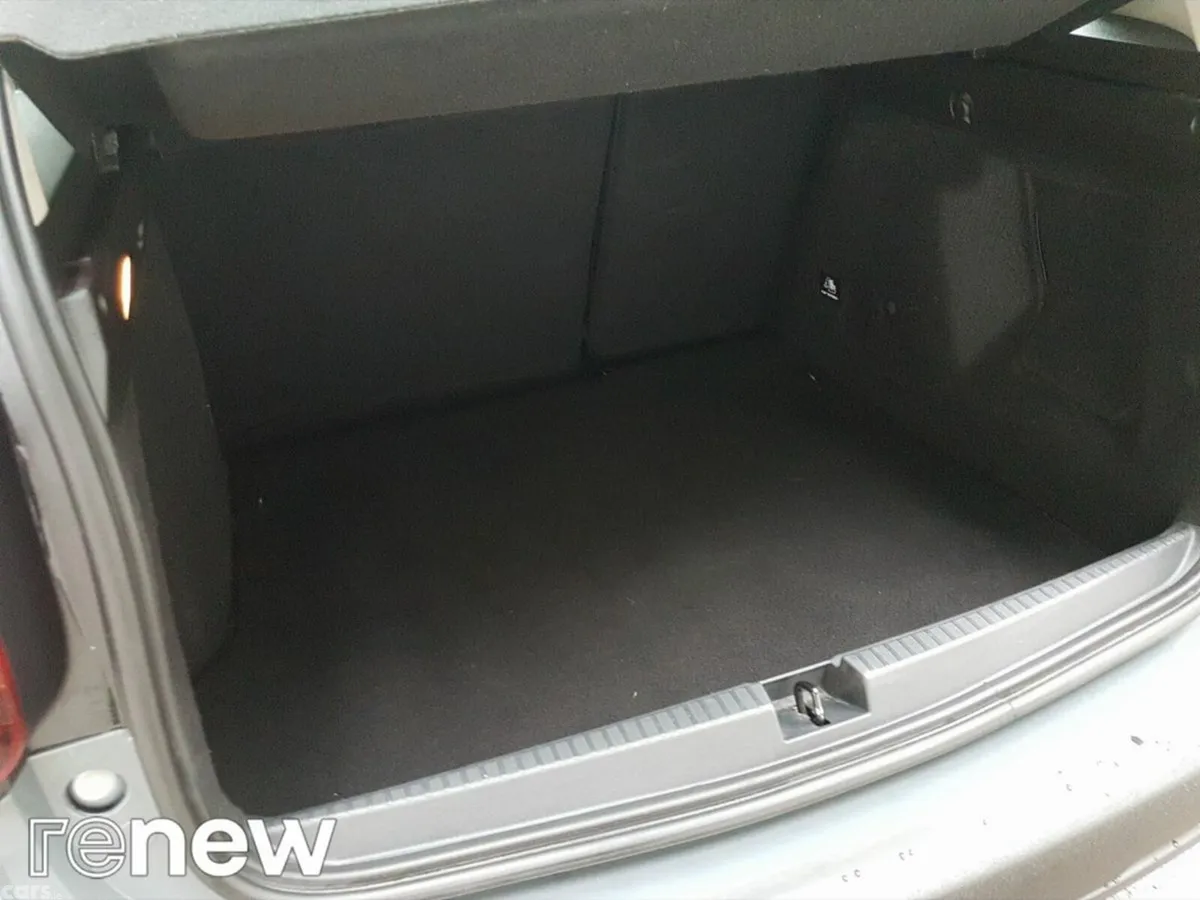 Dacia Duster SUV, Petrol, 2023, Grey
