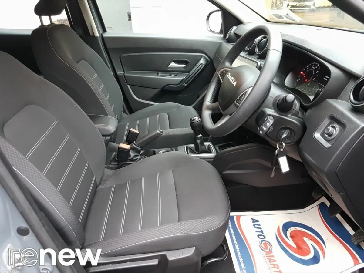 Dacia Duster SUV, Petrol, 2023, Grey
