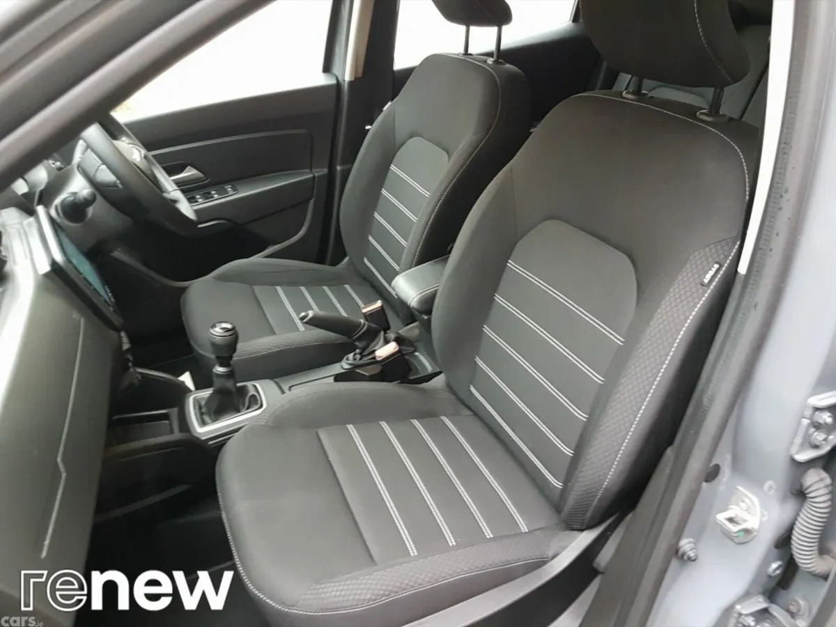 Dacia Duster SUV, Petrol, 2023, Grey