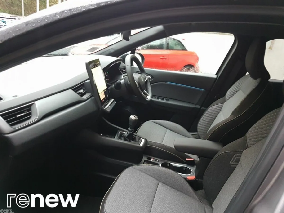 Renault Captur SUV, Petrol, 2026, Grey