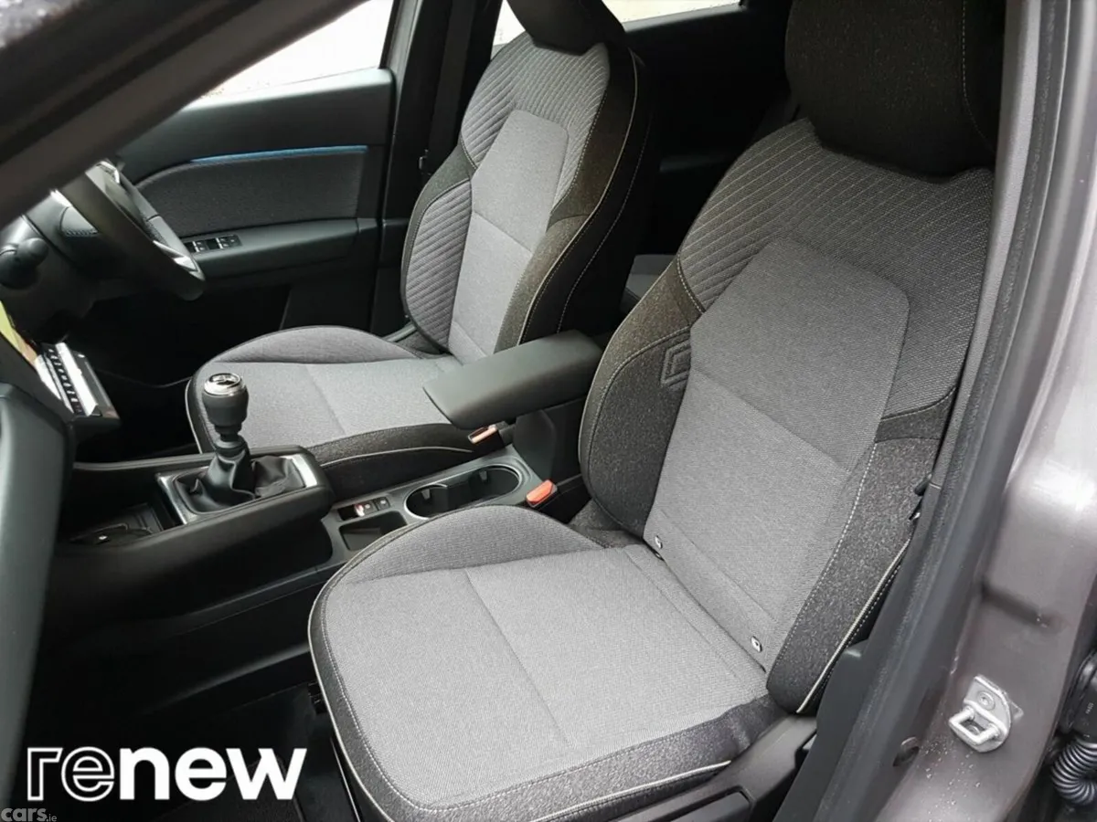 Renault Captur SUV, Petrol, 2026, Grey