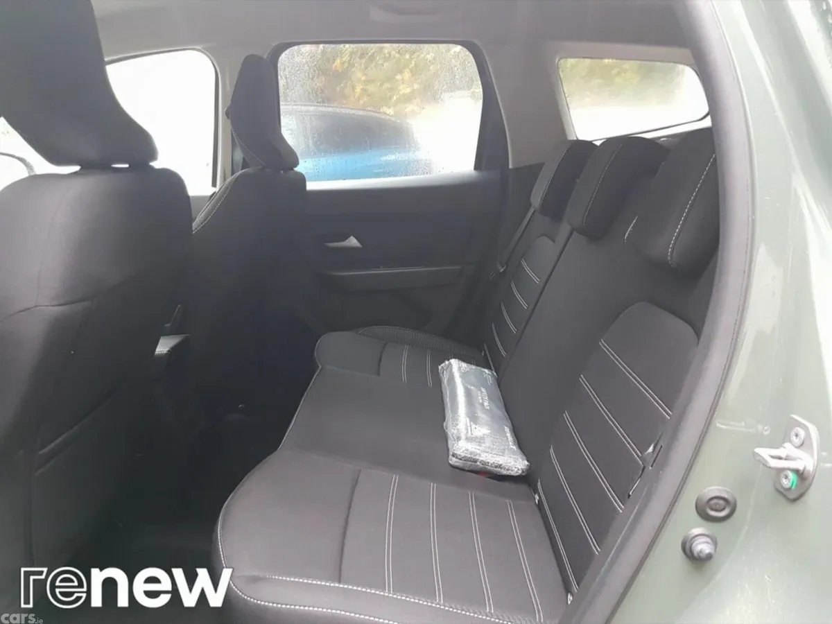 Dacia Duster SUV, Petrol, 2023, Grey