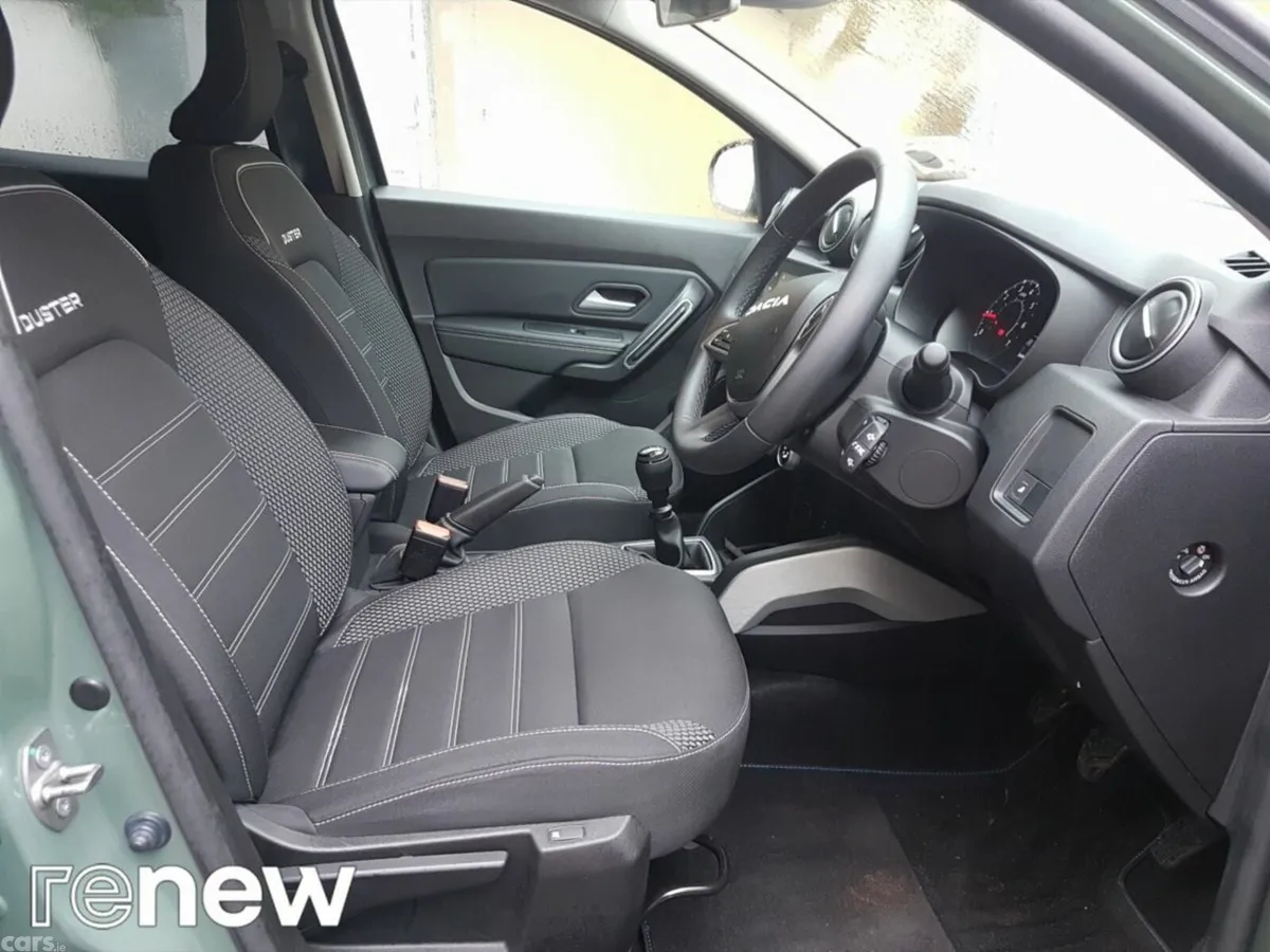 Dacia Duster SUV, Petrol, 2023, Grey
