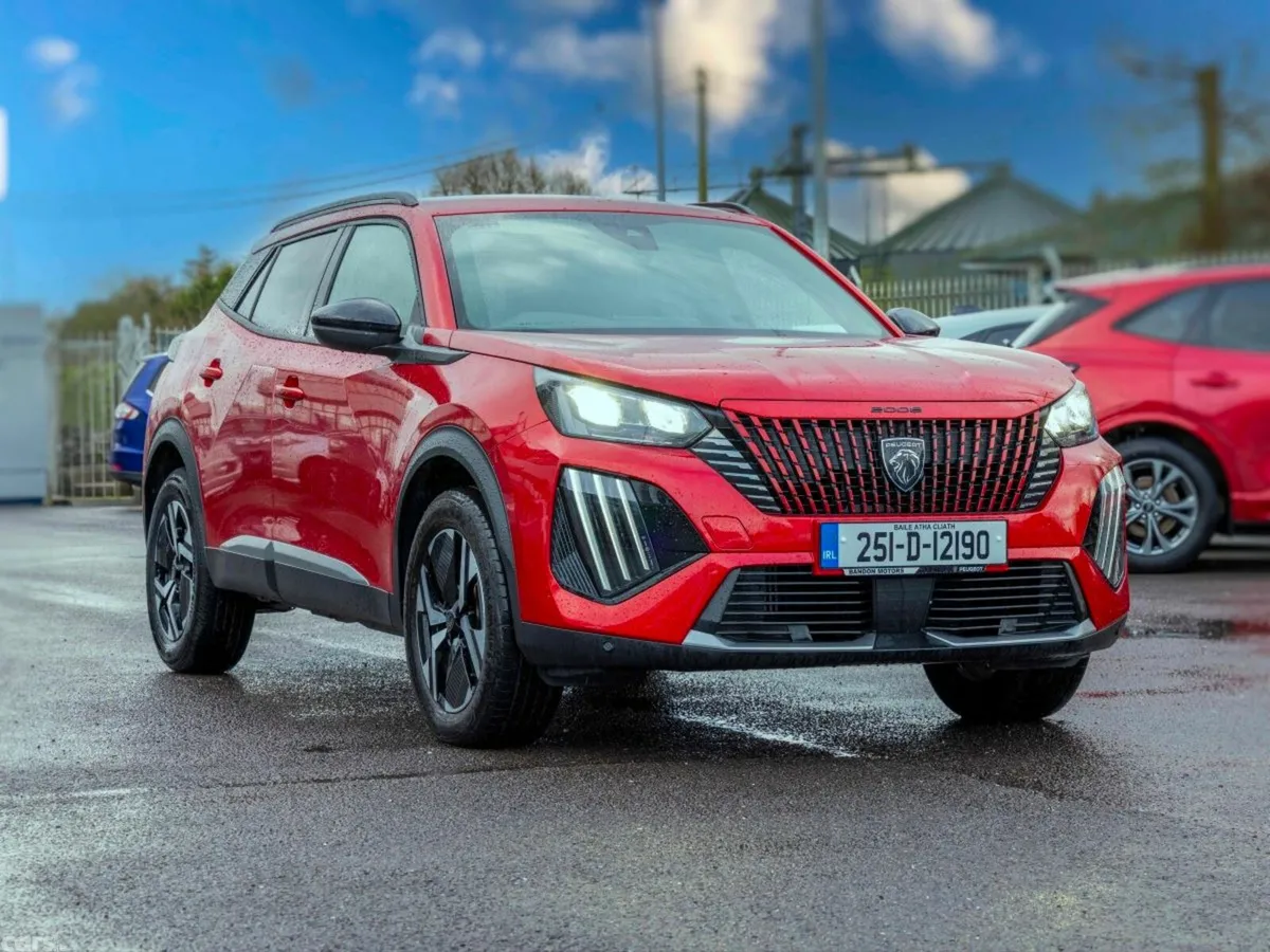 Peugeot 2008 MPV, Petrol, 2025, Red